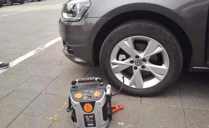 尖扎汽车搭电案例